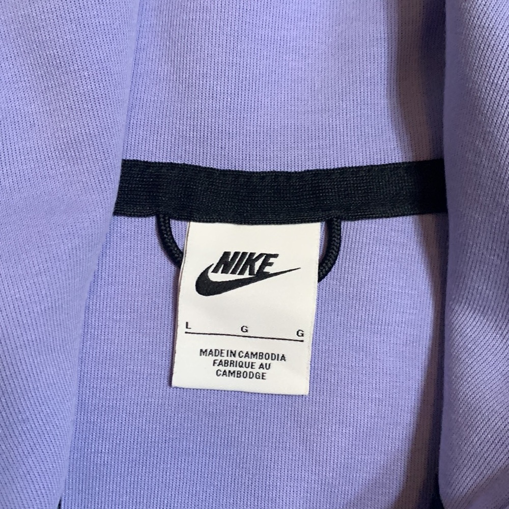 Nike tech jacket - Picture 2 of 10